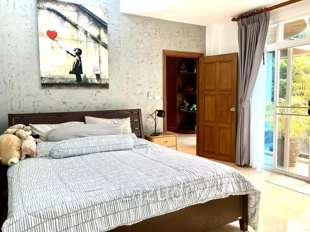 Beautiful Spacious 4-Bedroom Pool Villa for Sale in Karon