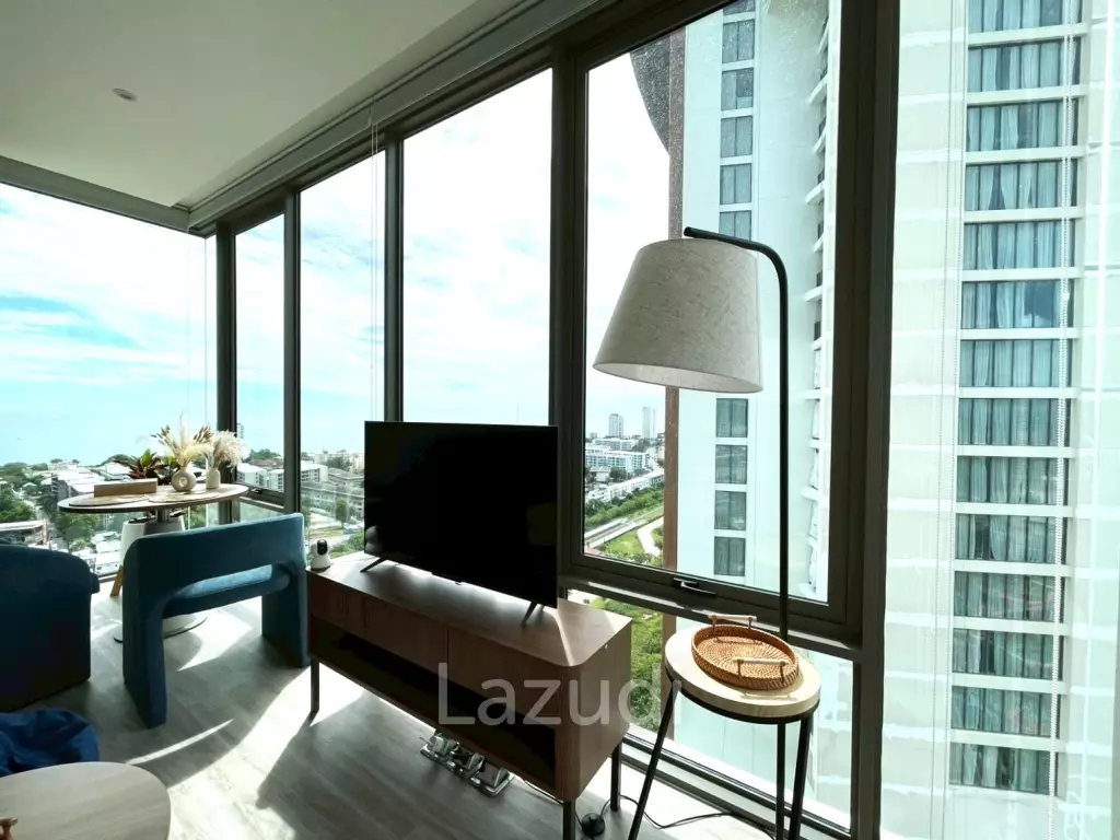 Vehha Condo: Luxury Corner 1-Bed Corner unit with Sea and Mountain Views