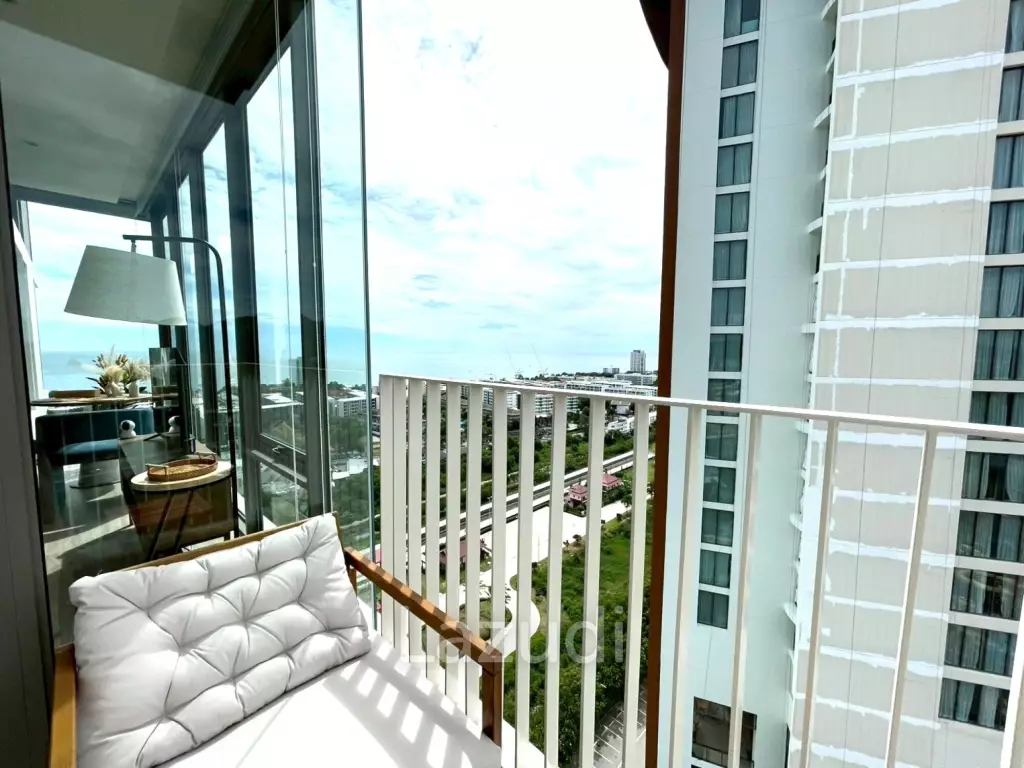 Vehha Condo: Luxury Corner 1-Bed Corner unit with Sea and Mountain Views