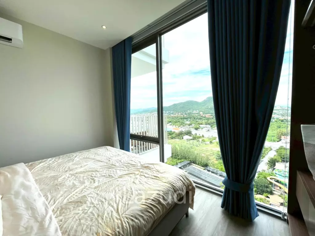 Vehha Condo: Luxury Corner 1-Bed Corner unit with Sea and Mountain Views