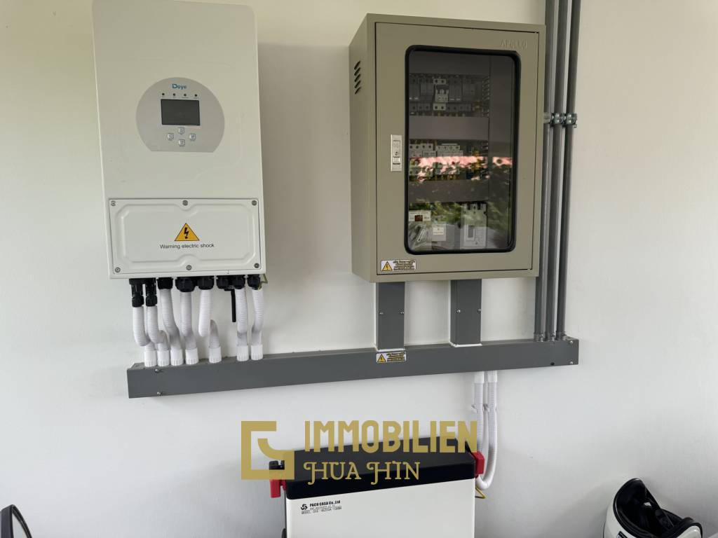 Solaranlage mit Batterie / 3x6 m Pool / kostenfreier Roller dabei