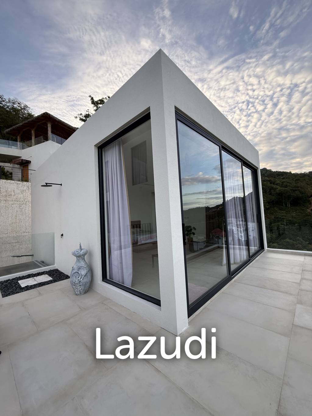 Luxurious 6-Bedroom Sea View Villa in Chaweng