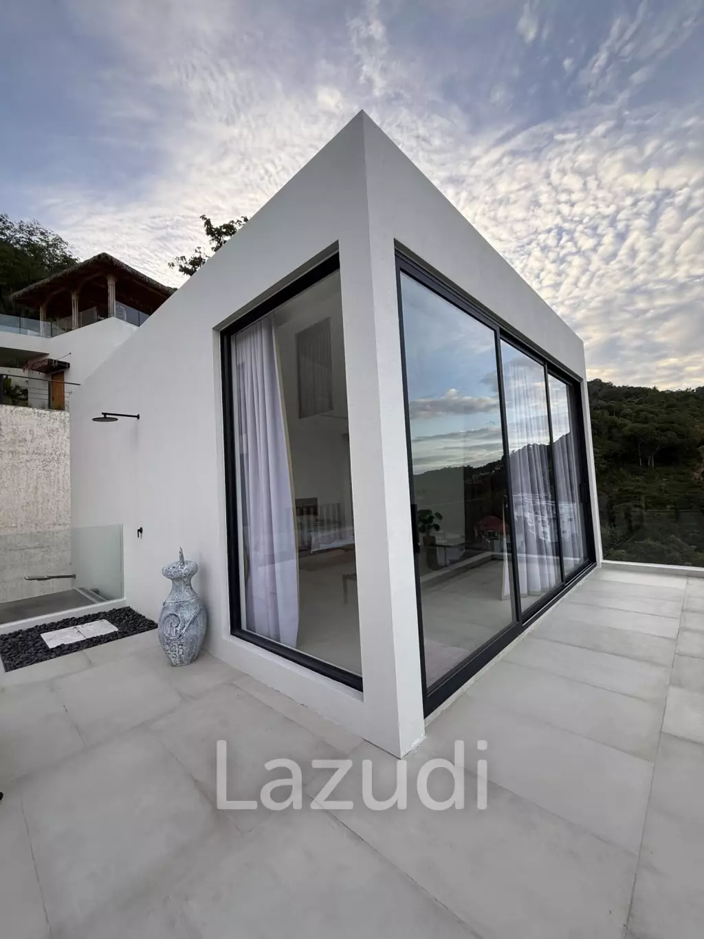 Luxurious 6-Bedroom Sea View Villa in Chaweng