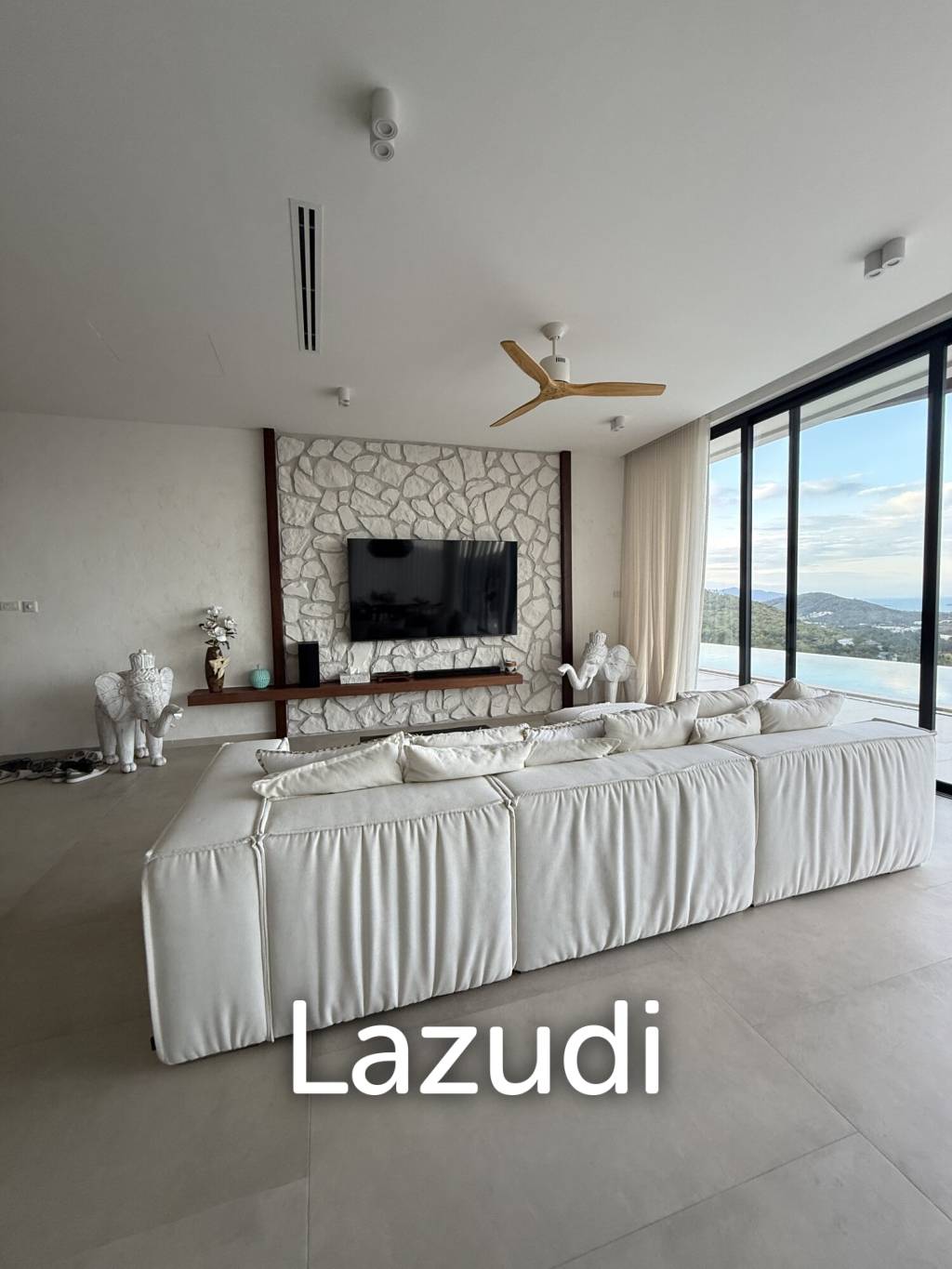 Luxurious 6-Bedroom Sea View Villa in Chaweng