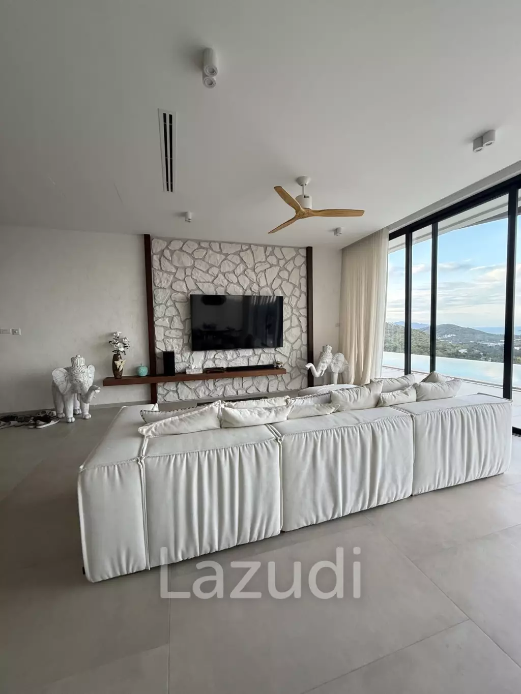 Luxurious 6-Bedroom Sea View Villa in Chaweng