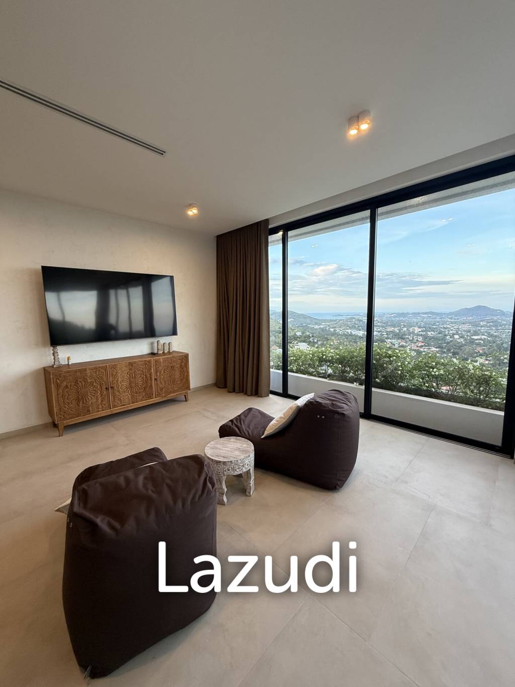 Luxurious 6-Bedroom Sea View Villa in Chaweng