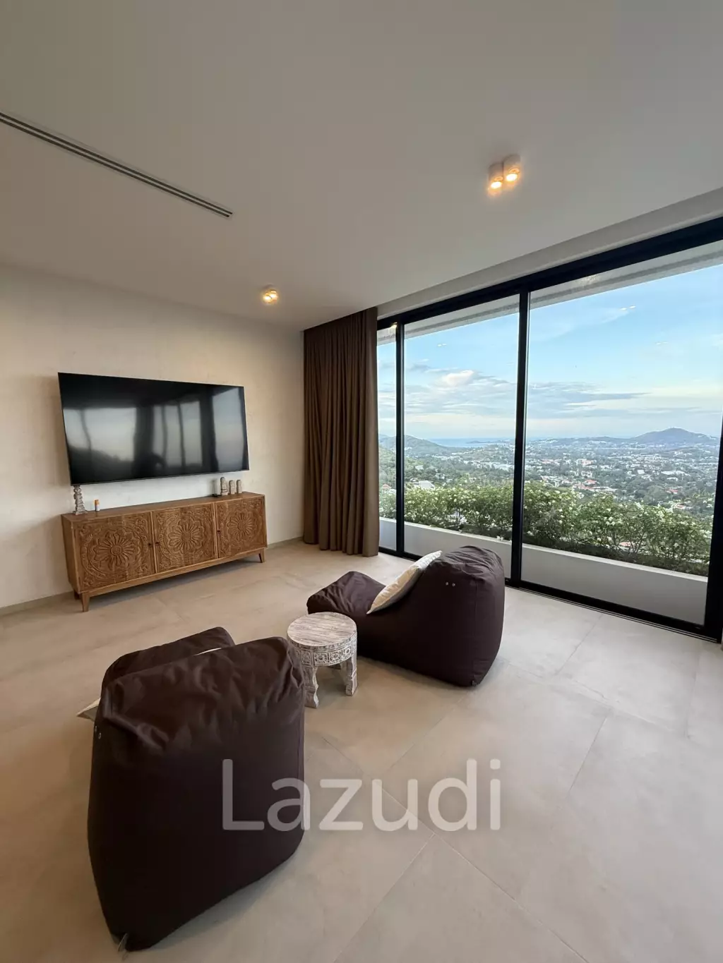 Luxurious 6-Bedroom Sea View Villa in Chaweng