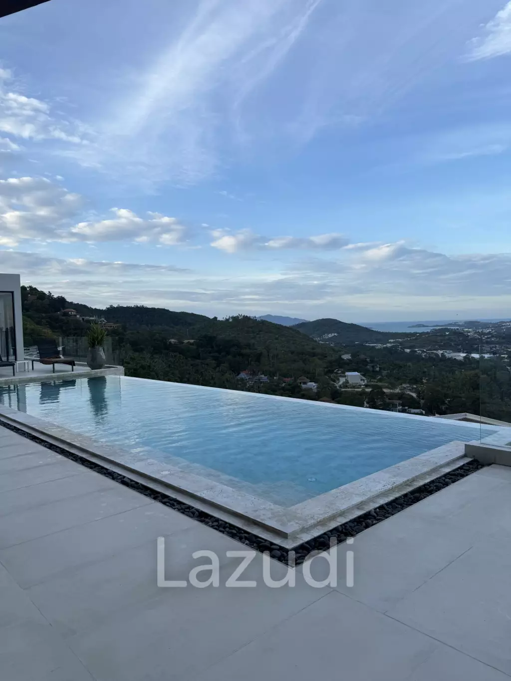 Luxurious 6-Bedroom Sea View Villa in Chaweng