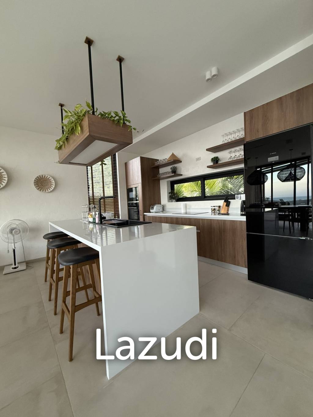 Luxurious 6-Bedroom Sea View Villa in Chaweng