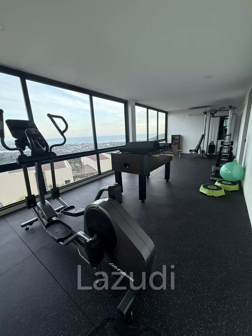 Luxurious 6-Bedroom Sea View Villa in Chaweng