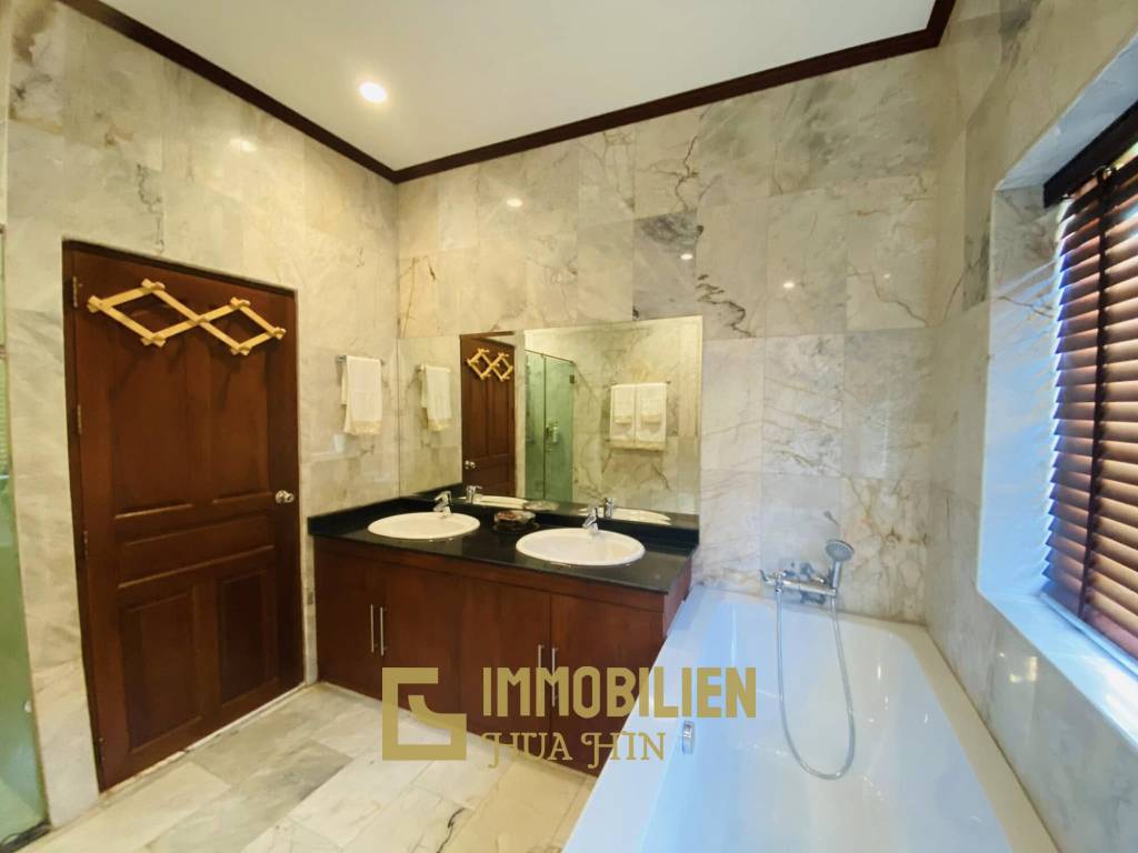 300 qm Wohnfläche / 960 qm Grundstück / Stadtlage