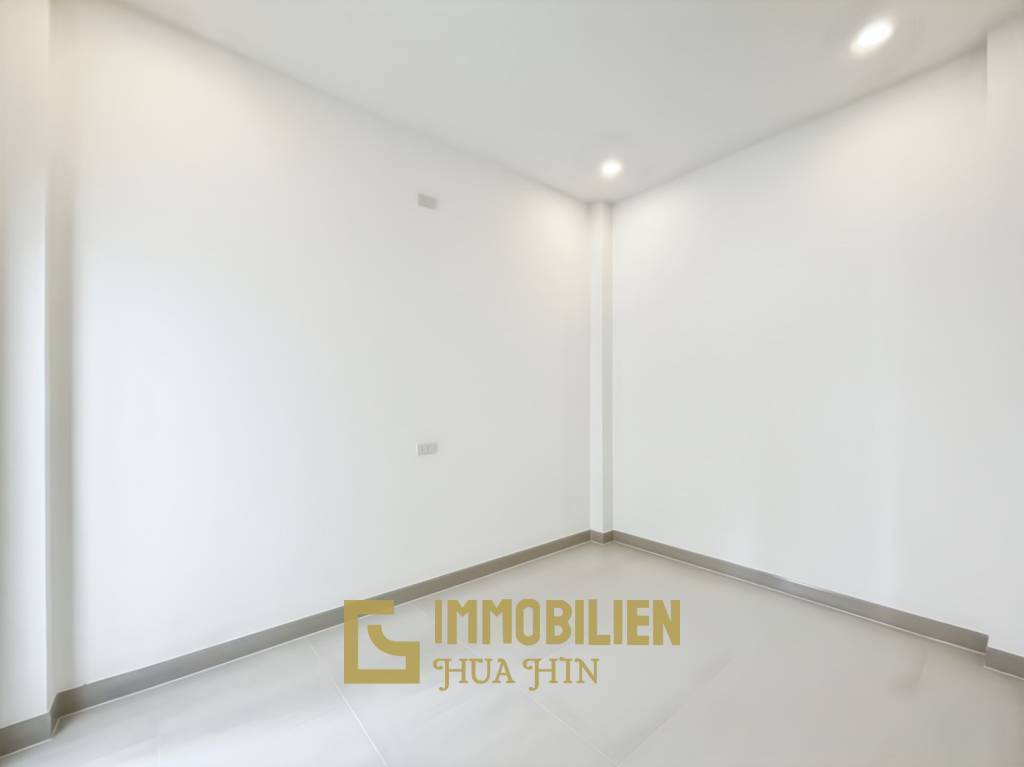 3 Schlafzimmer + 2 Bäder / Pool / ruhige Lage / 380 qm Grundstück