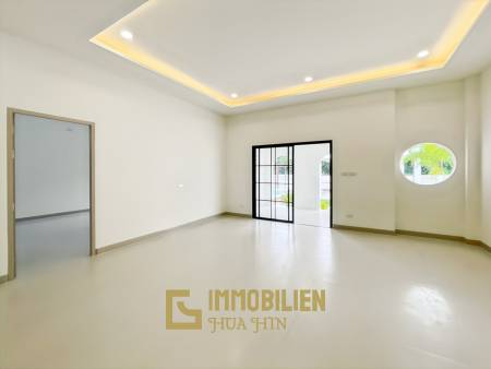 3 Schlafzimmer + 2 Bäder / Pool / ruhige Lage / 380 qm Grundstück