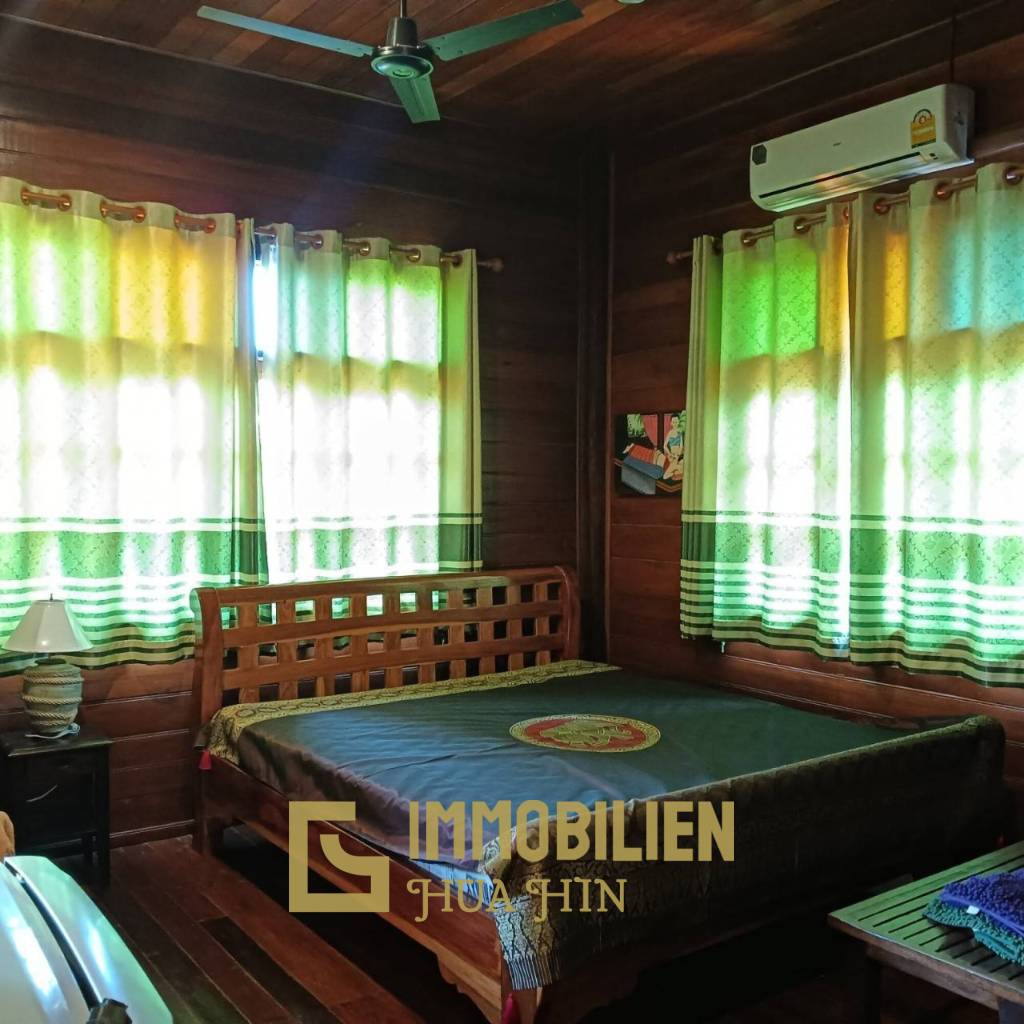 ชะอำ: รีสอร์ทสไตล์ไทย บ้านหลังใหญ่ 1 หลัง และบ้านหลังเล็ก 21 หลัง รวม 30 เตียง