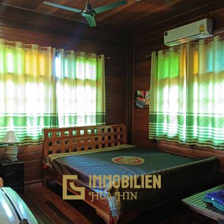 ชะอำ: รีสอร์ทสไตล์ไทย บ้านหลังใหญ่ 1 หลัง และบ้านหลังเล็ก 21 หลัง รวม 30 เตียง