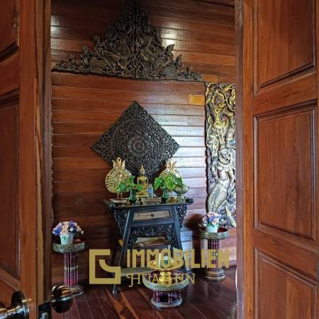 ชะอำ: รีสอร์ทสไตล์ไทย บ้านหลังใหญ่ 1 หลัง และบ้านหลังเล็ก 21 หลัง รวม 30 เตียง