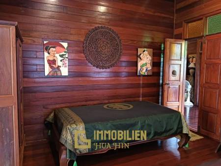 ชะอำ: รีสอร์ทสไตล์ไทย บ้านหลังใหญ่ 1 หลัง และบ้านหลังเล็ก 21 หลัง รวม 30 เตียง