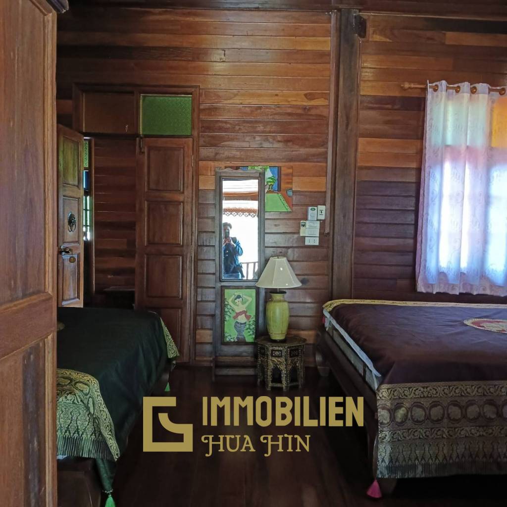 ชะอำ: รีสอร์ทสไตล์ไทย บ้านหลังใหญ่ 1 หลัง และบ้านหลังเล็ก 21 หลัง รวม 30 เตียง