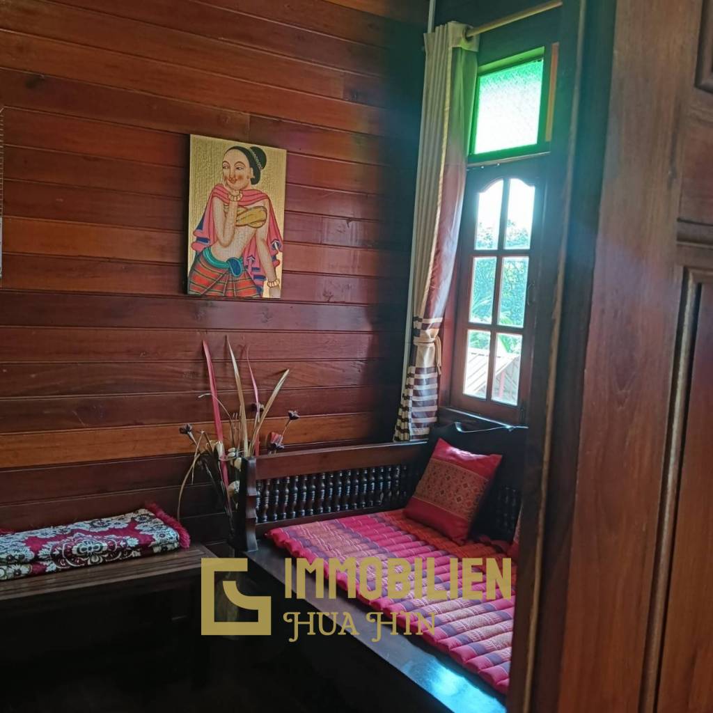 ชะอำ: รีสอร์ทสไตล์ไทย บ้านหลังใหญ่ 1 หลัง และบ้านหลังเล็ก 21 หลัง รวม 30 เตียง