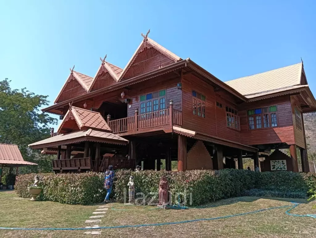 CHA AM: THAI STYLE RESORT, 1 big and 21 small houses, 30 Bed