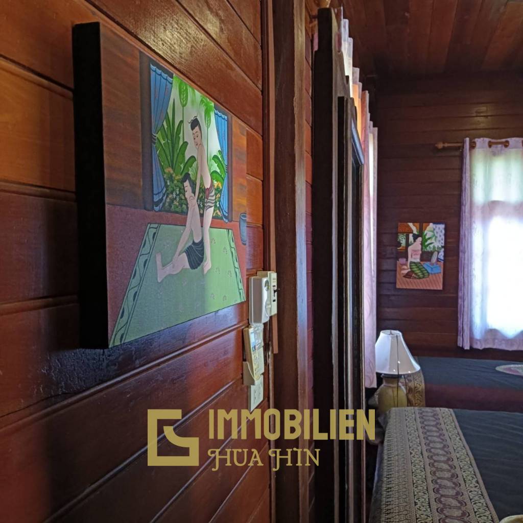 ชะอำ: รีสอร์ทสไตล์ไทย บ้านหลังใหญ่ 1 หลัง และบ้านหลังเล็ก 21 หลัง รวม 30 เตียง