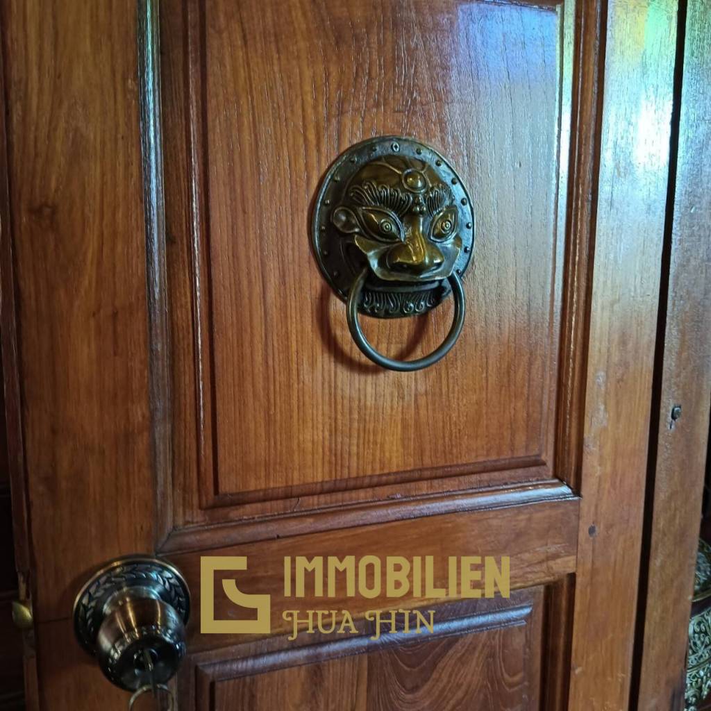 ชะอำ: รีสอร์ทสไตล์ไทย บ้านหลังใหญ่ 1 หลัง และบ้านหลังเล็ก 21 หลัง รวม 30 เตียง