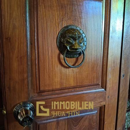 ชะอำ: รีสอร์ทสไตล์ไทย บ้านหลังใหญ่ 1 หลัง และบ้านหลังเล็ก 21 หลัง รวม 30 เตียง