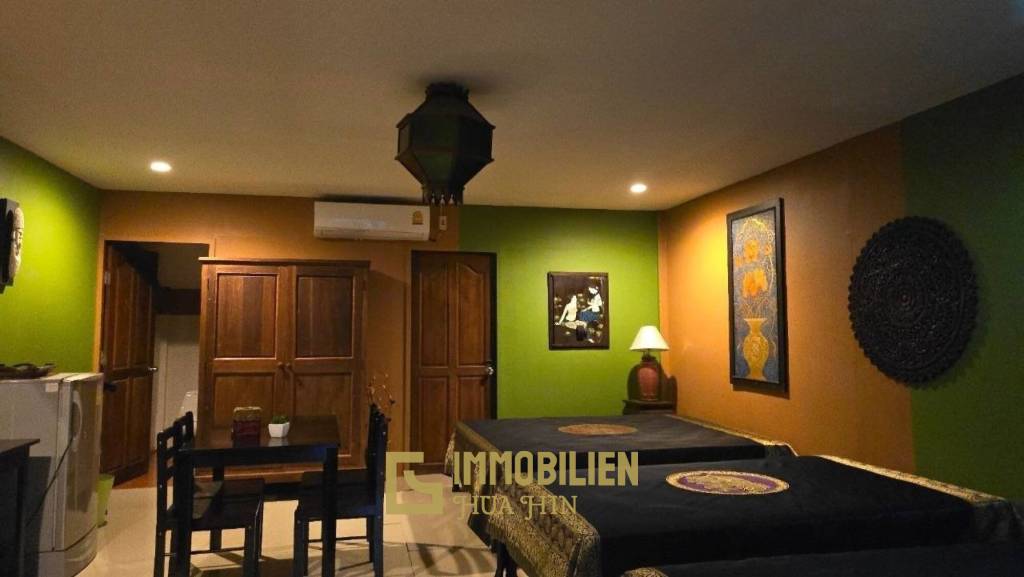 ชะอำ: รีสอร์ทสไตล์ไทย บ้านหลังใหญ่ 1 หลัง และบ้านหลังเล็ก 21 หลัง รวม 30 เตียง