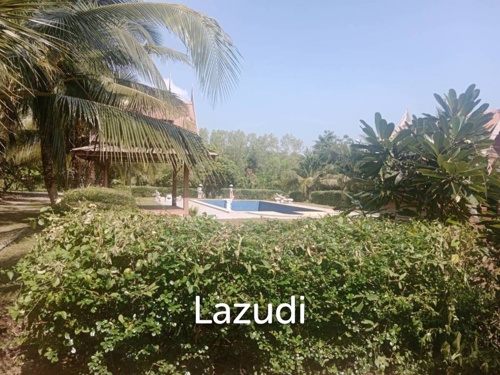 CHA AM: THAI STYLE RESORT, 1 big and 21 small houses, 30 Bed