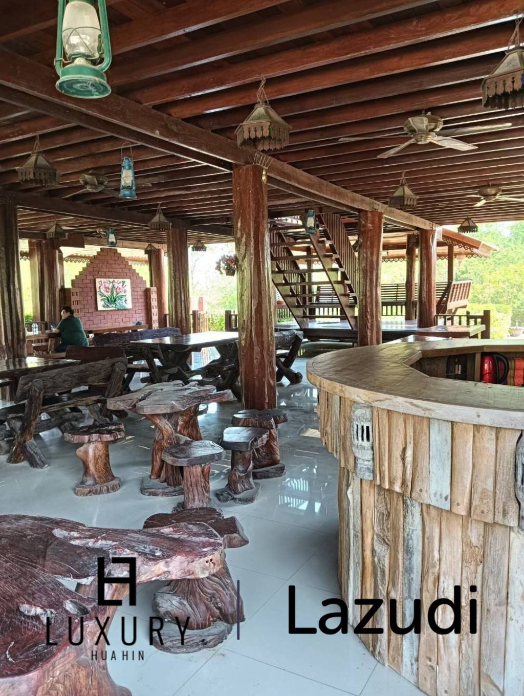 44,800 Kvm 30 Seng Hotell for Salg