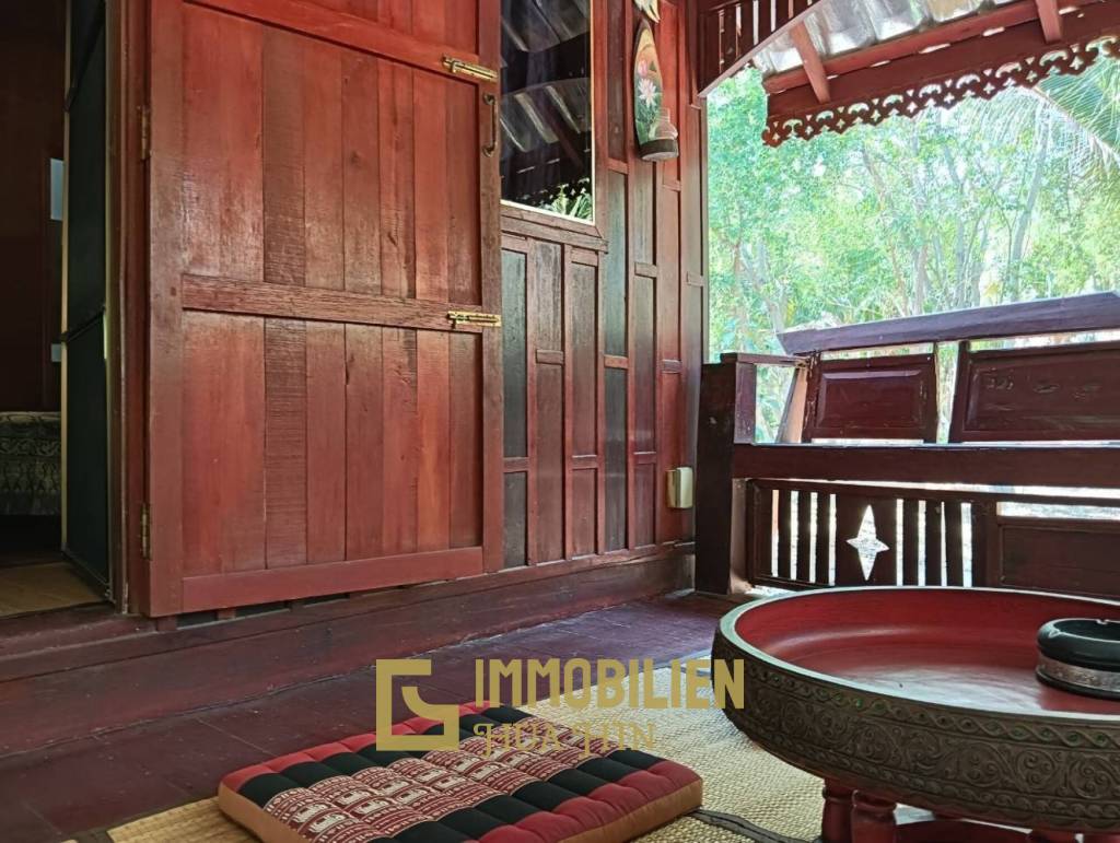 ชะอำ: รีสอร์ทสไตล์ไทย บ้านหลังใหญ่ 1 หลัง และบ้านหลังเล็ก 21 หลัง รวม 30 เตียง