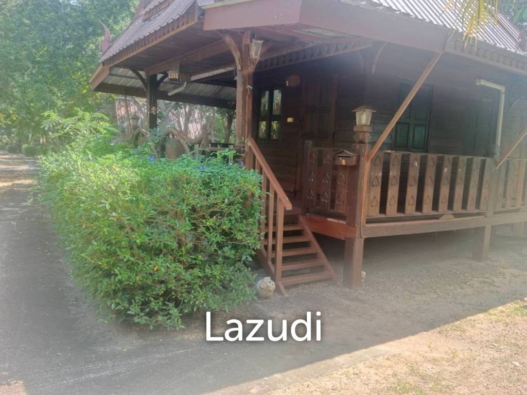 CHA AM: THAI STYLE RESORT, 1 big and 21 small houses, 30 Bed