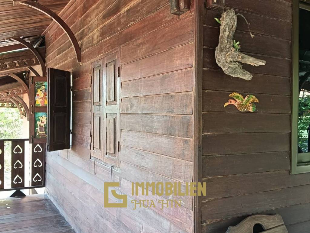 ชะอำ: รีสอร์ทสไตล์ไทย บ้านหลังใหญ่ 1 หลัง และบ้านหลังเล็ก 21 หลัง รวม 30 เตียง