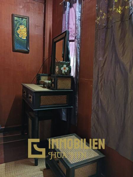 ชะอำ: รีสอร์ทสไตล์ไทย บ้านหลังใหญ่ 1 หลัง และบ้านหลังเล็ก 21 หลัง รวม 30 เตียง