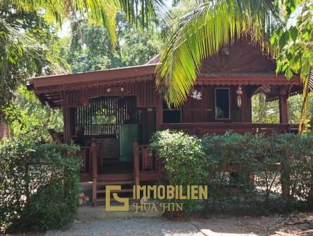 ชะอำ: รีสอร์ทสไตล์ไทย บ้านหลังใหญ่ 1 หลัง และบ้านหลังเล็ก 21 หลัง รวม 30 เตียง