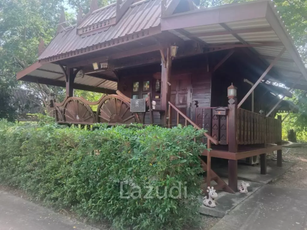 CHA AM: THAI STYLE RESORT, 1 big and 21 small houses, 30 Bed