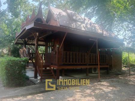 ชะอำ: รีสอร์ทสไตล์ไทย บ้านหลังใหญ่ 1 หลัง และบ้านหลังเล็ก 21 หลัง รวม 30 เตียง