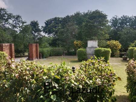 44,800 Kvm 30 Seng Hotell for Salg