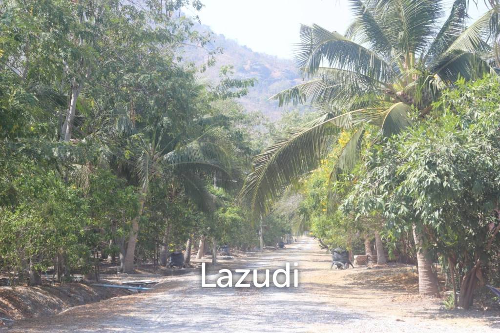 CHA AM: THAI STYLE RESORT, 1 big and 21 small houses, 30 Bed