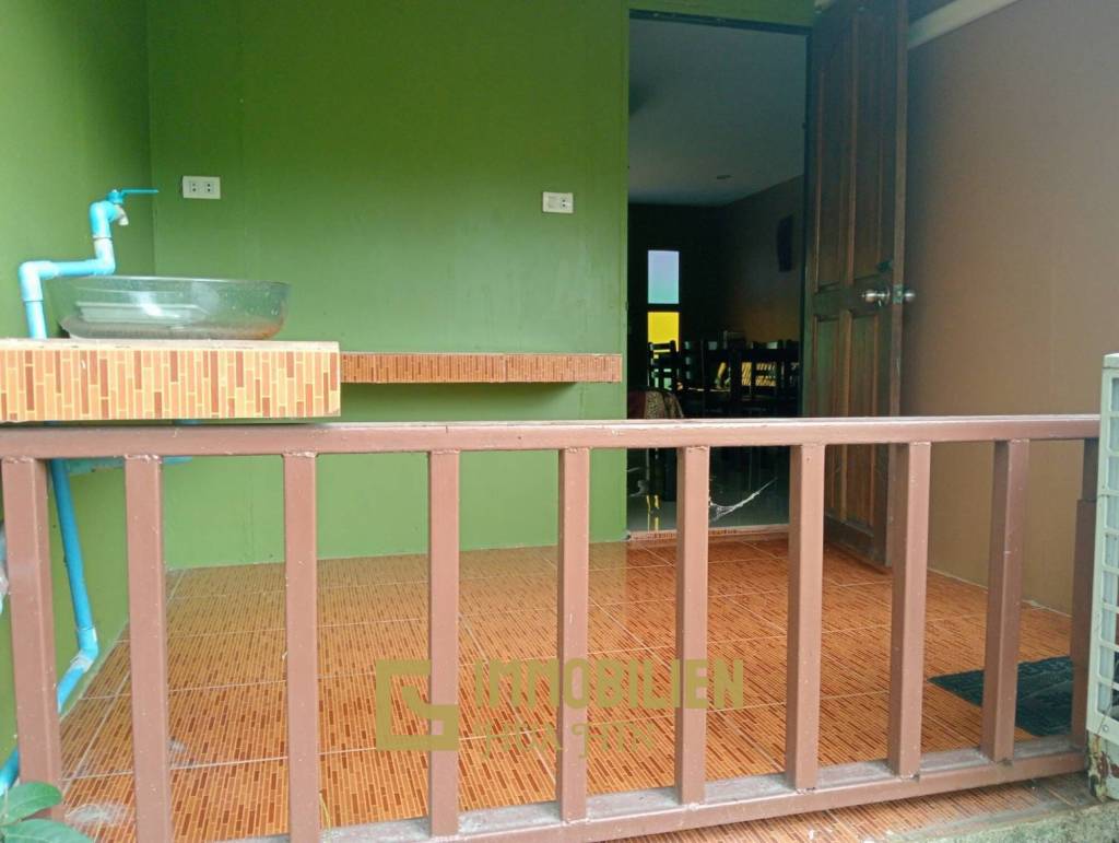 ชะอำ: รีสอร์ทสไตล์ไทย บ้านหลังใหญ่ 1 หลัง และบ้านหลังเล็ก 21 หลัง รวม 30 เตียง