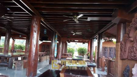 ชะอำ: รีสอร์ทสไตล์ไทย บ้านหลังใหญ่ 1 หลัง และบ้านหลังเล็ก 21 หลัง รวม 30 เตียง