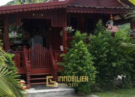 ชะอำ: รีสอร์ทสไตล์ไทย บ้านหลังใหญ่ 1 หลัง และบ้านหลังเล็ก 21 หลัง รวม 30 เตียง