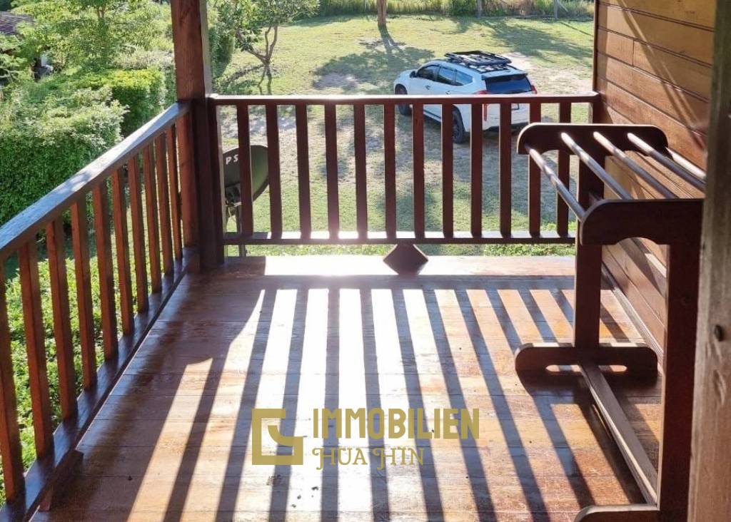 ชะอำ: รีสอร์ทสไตล์ไทย บ้านหลังใหญ่ 1 หลัง และบ้านหลังเล็ก 21 หลัง รวม 30 เตียง