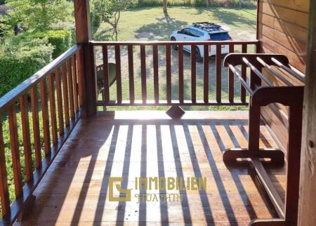 ชะอำ: รีสอร์ทสไตล์ไทย บ้านหลังใหญ่ 1 หลัง และบ้านหลังเล็ก 21 หลัง รวม 30 เตียง