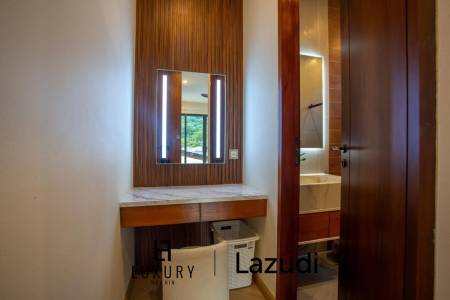 Luxury Villa Close to Everything!