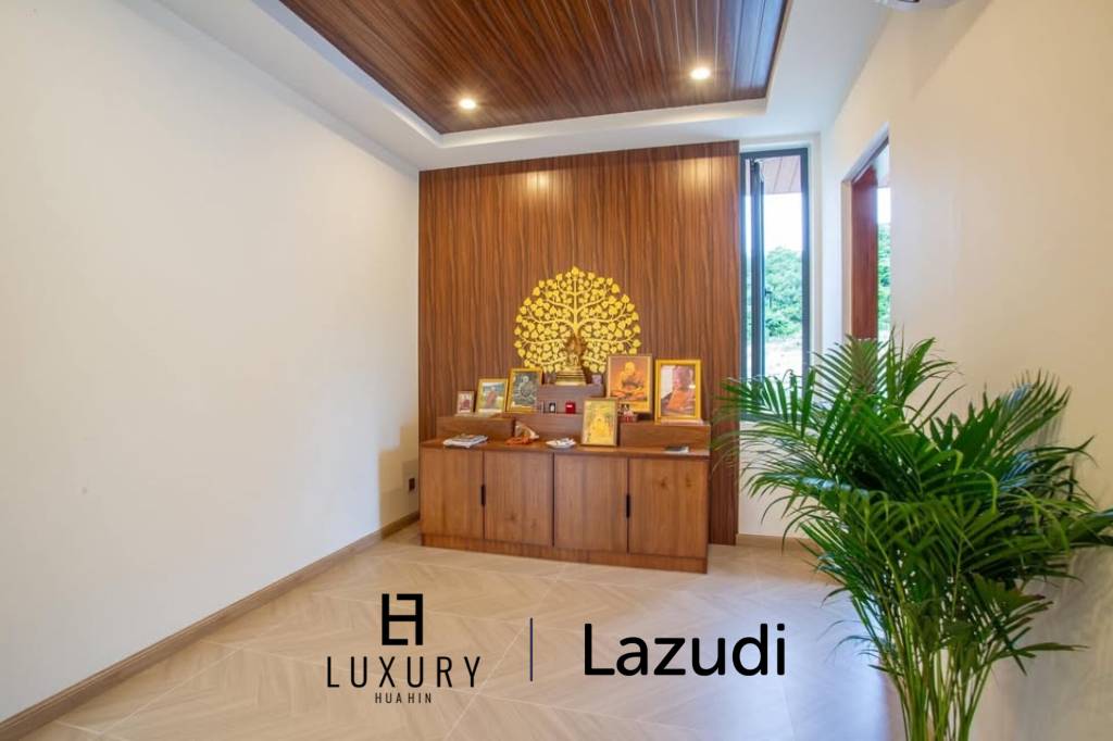 Luxury Villa Close to Everything!