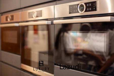 Luxury Villa Close to Everything!