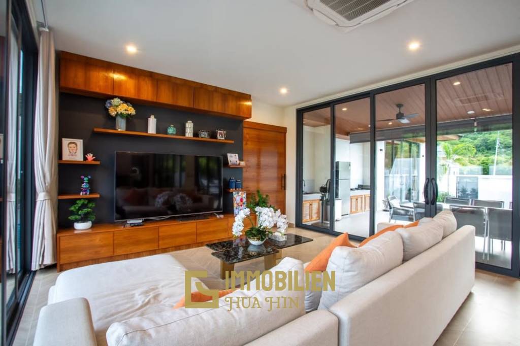 Роскошная вилла недалеко от города