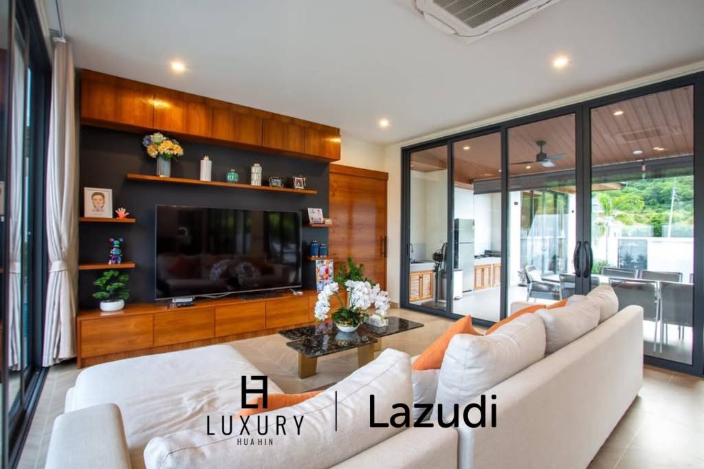 Luxury Villa Close to Everything!