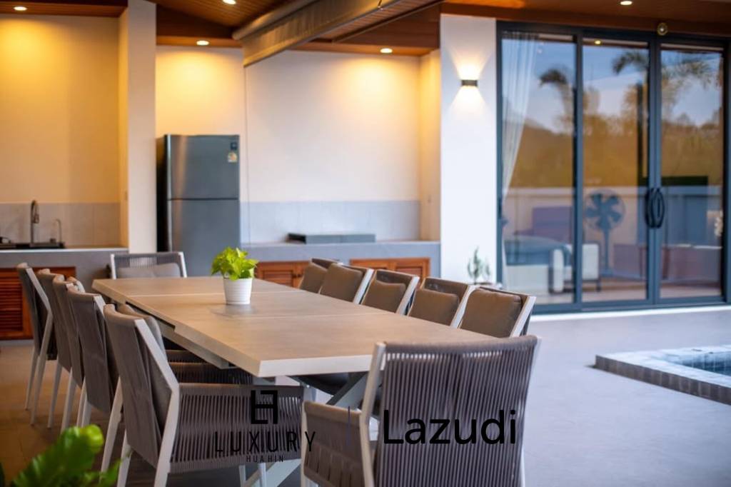 Luxury Villa Close to Everything!